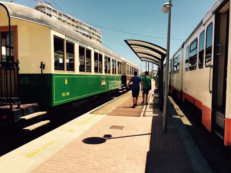 Imagen de vagones del 'Limón Express'