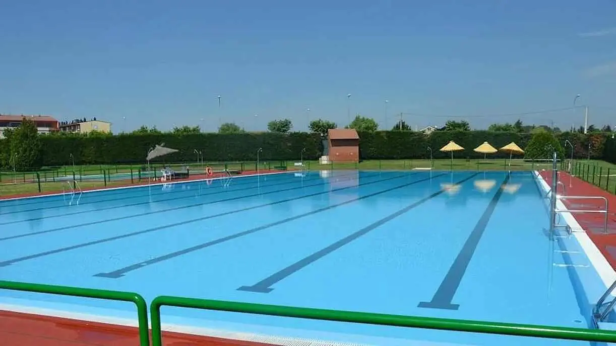 Todo listo para el inicio de la temporada en las piscinas municipales de León capital.