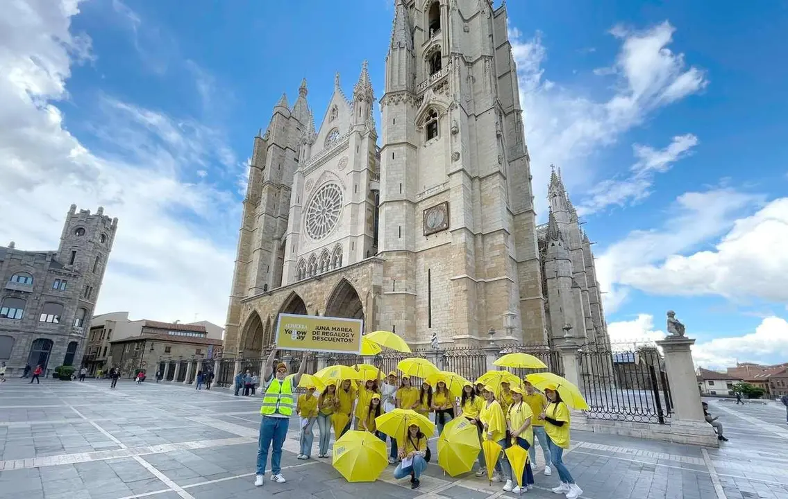 Alimerka celebra el Yellow Day en León con regalos, sorpresas y viajes a Canarias.