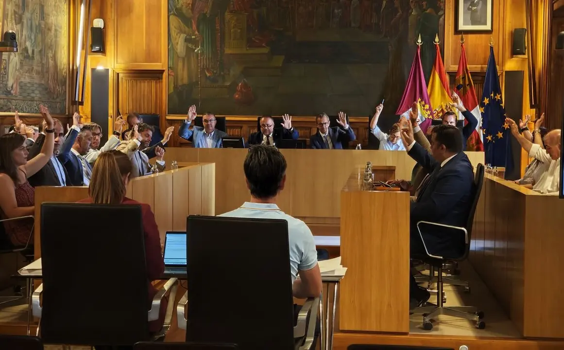 Pleno de la Diputación de León de este viernes.