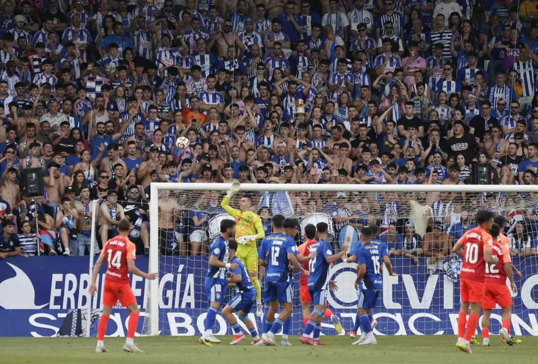 La agrada anima a la Ponferradina en su duelo final para ir a Segunda.