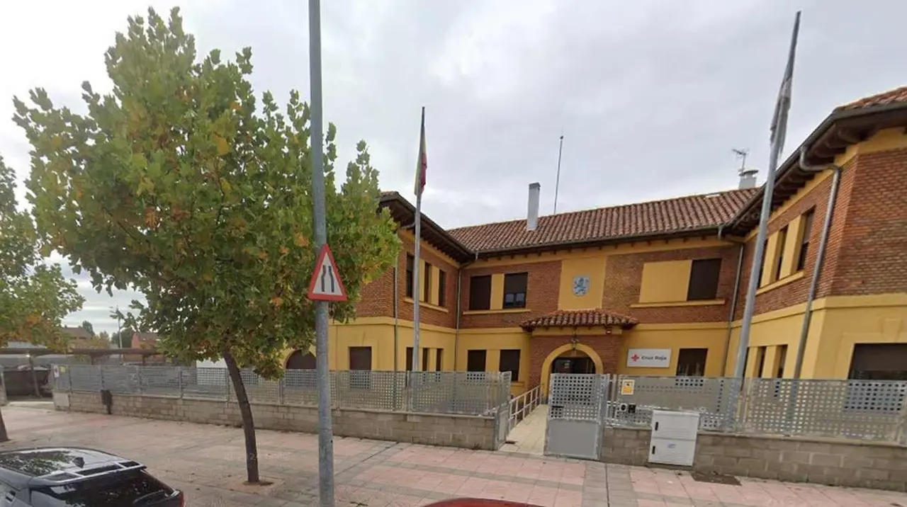 El detenido utilizaba el centro de apoyo de Cruz Roja en Puente Castro como su base de operaciones.