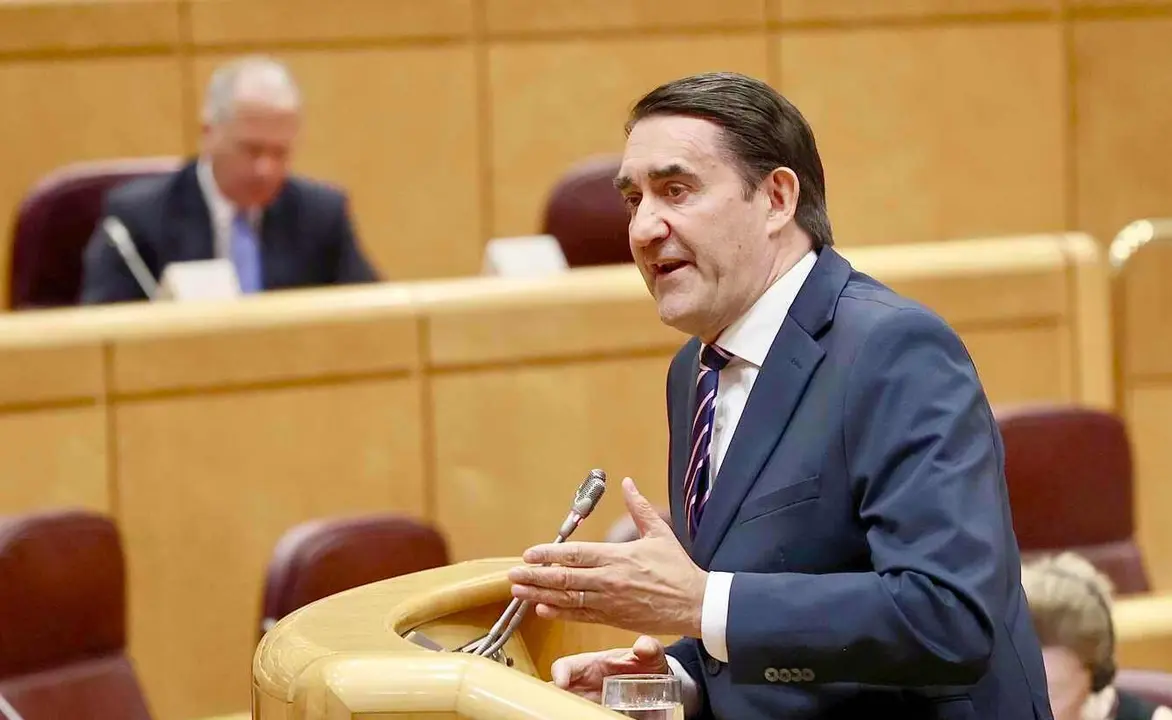 El consejero de Medio Ambiente, Vivienda y Ordenación del Territorio, Juan Carlos Suárez-Quiñones, interviene en la Comisión General de las Comunidades Autónomas del Senado en relación con la política de vivienda.