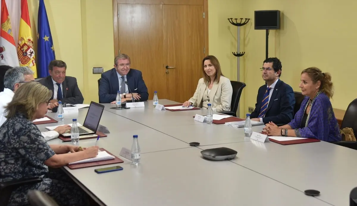 Reunión de Empresa Familiar con el consejero de Presidencia de la Junta.