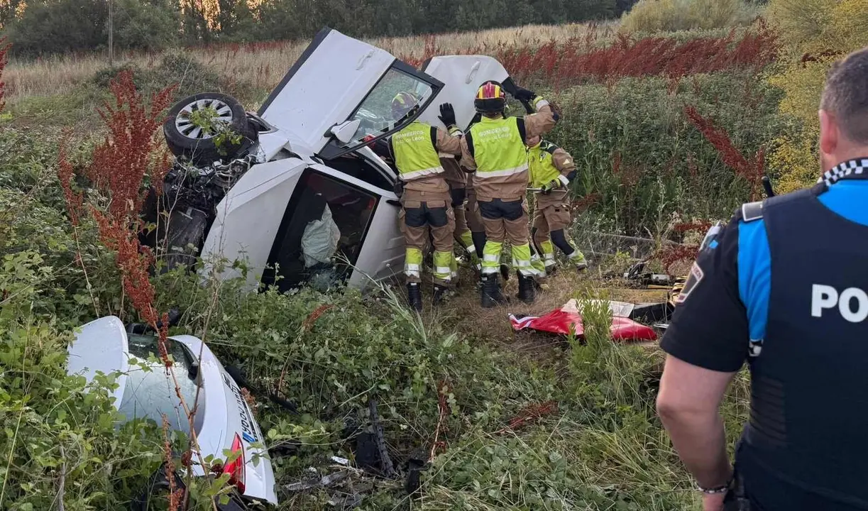 Un momento del rescate en una fotografía facilitada por la Policía Local de León.