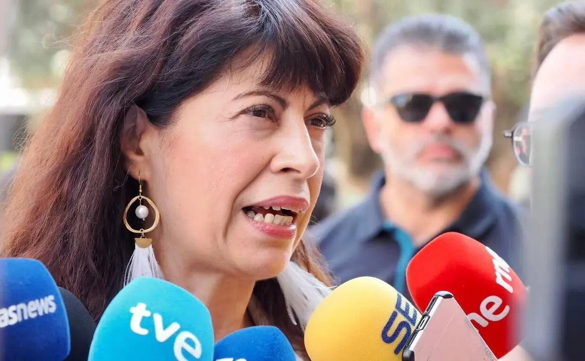 La ministra de Igualdad, Ana Redondo, asiste a la manifestación por el Día del Orgullo LGBTI