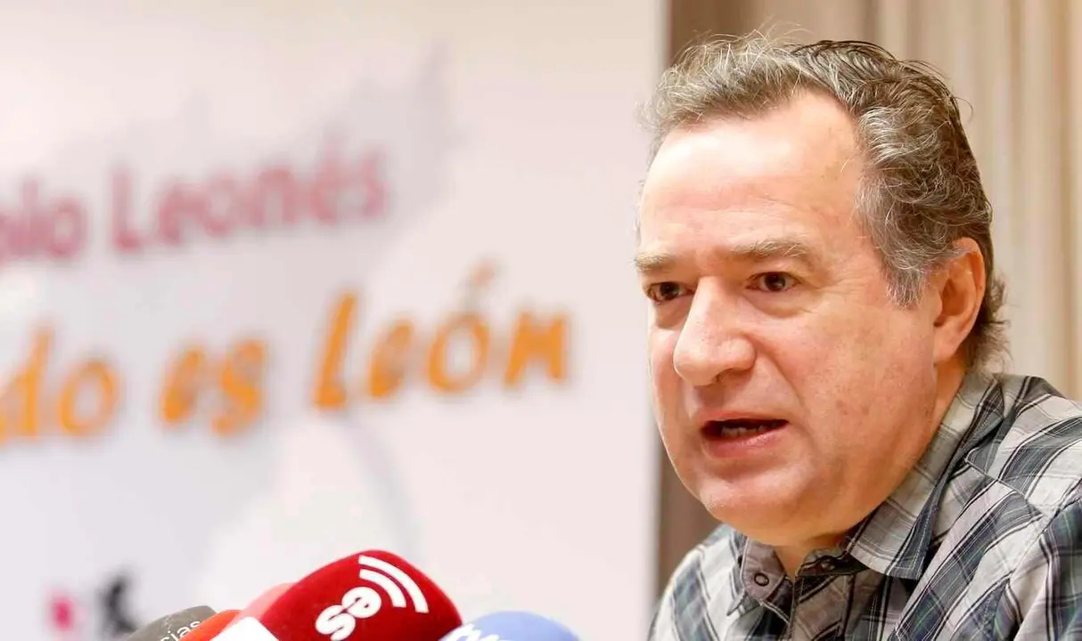 Alejandro Valderas, durante una rueda de prensa.