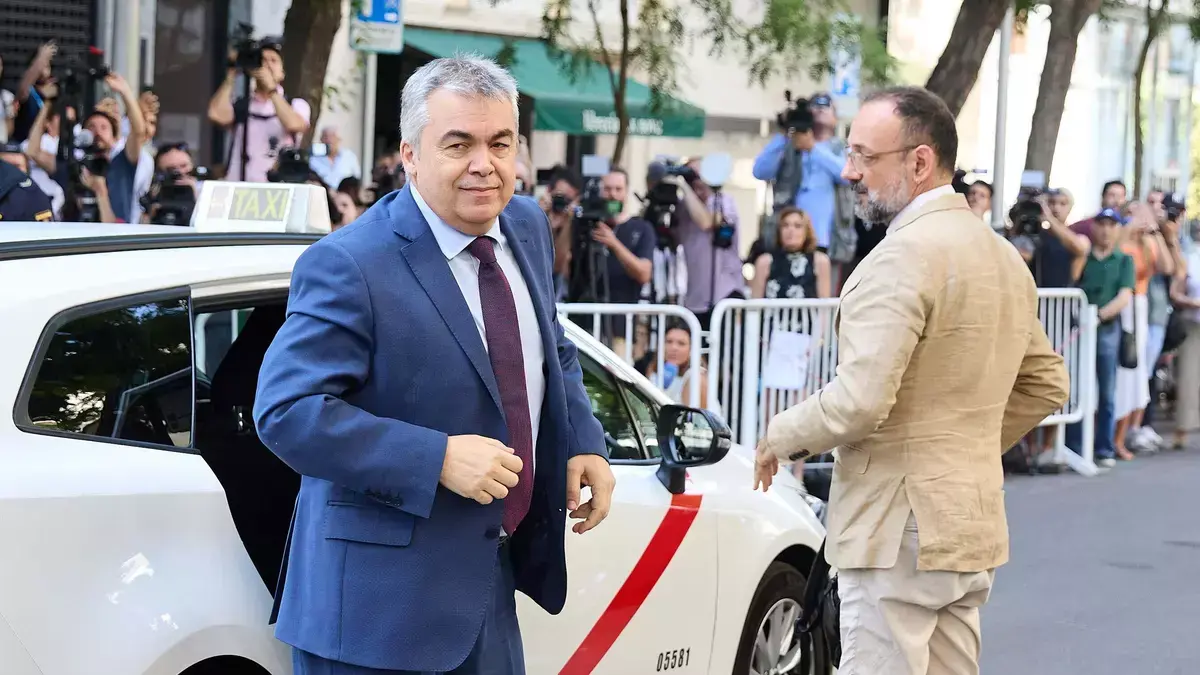 Cerdán, a su llegada en taxi para prestar declaración.