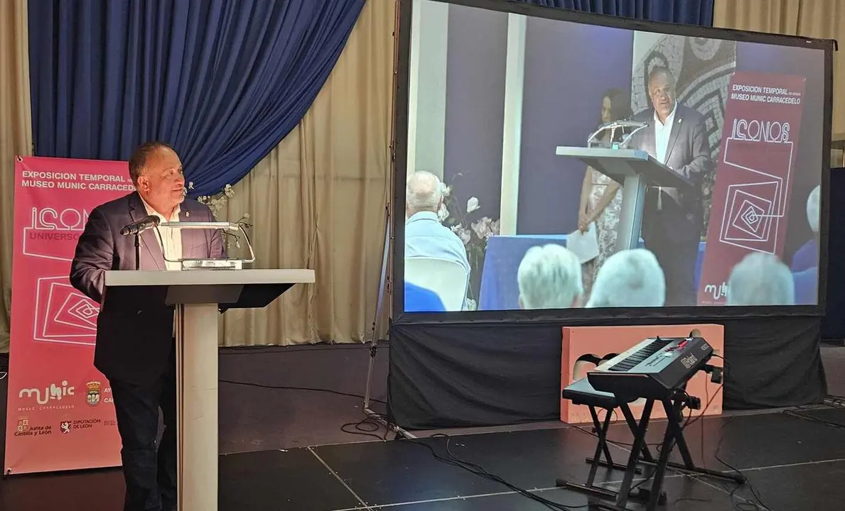 Álvarez Courel, presidente de la Diputación de León, durante un acto institucional.