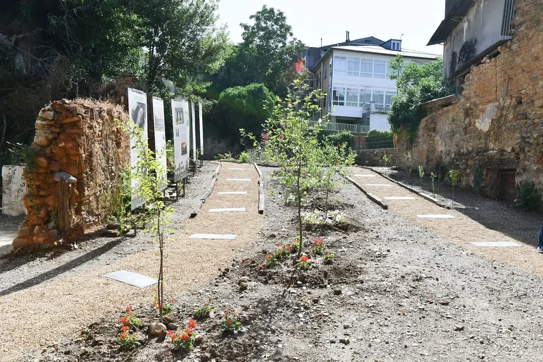 Jardín Romántico en la Casa Gil de Villafranca del Bierzo. Foto: Quinito - El Bierzo Digital