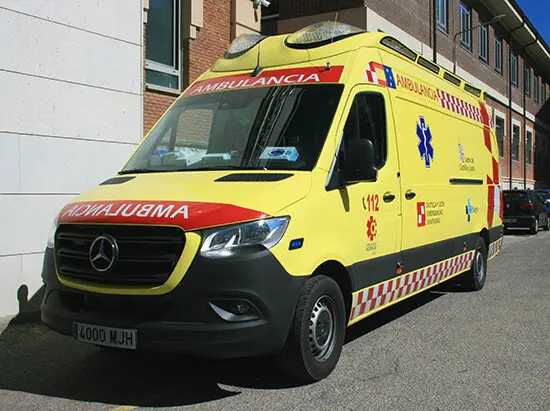 Una ambulancia del servicio de Emergencias 112 del Bierzo.
