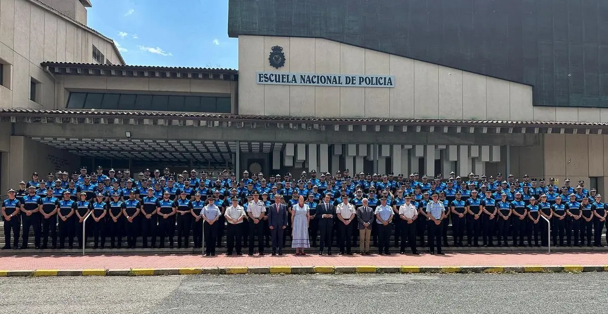 Foto de familia de la La 47ª edición del Curso Selectivo de Formación Básica de Policías Locales de Castilla y León.