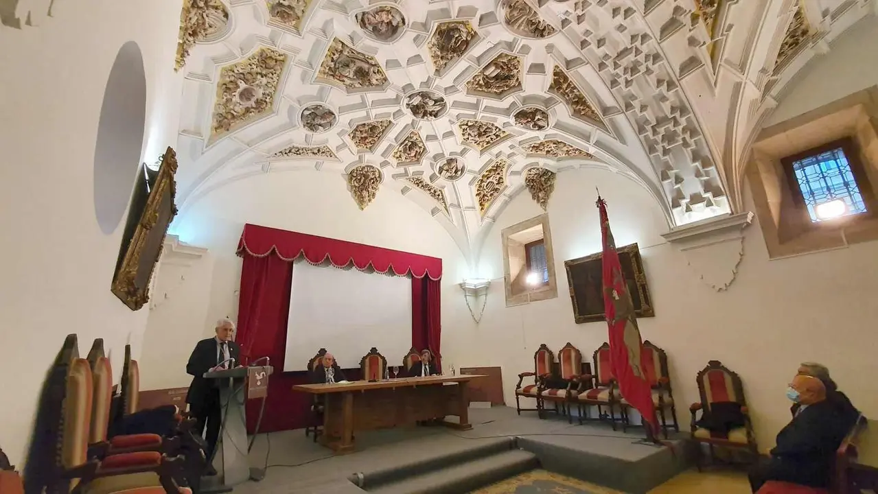 La Comisión Territorial de Patrimonio de León, celebrada este miércoles en el Ayuntamiento de Vallecillo, autorizó el proyecto de reacondicionamiento del salón del Pendón de Baeza en la Real Colegiata de San Isidoro.