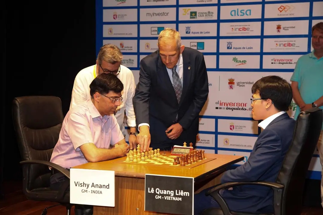 L&ecirc; Quang Li&ecirc;m vence al pentacampe&oacute;n mundial Anand y se proclama campe&oacute;n del XXXVIII Magistral de Ajedrez de Le&oacute;n. Foto: Luque