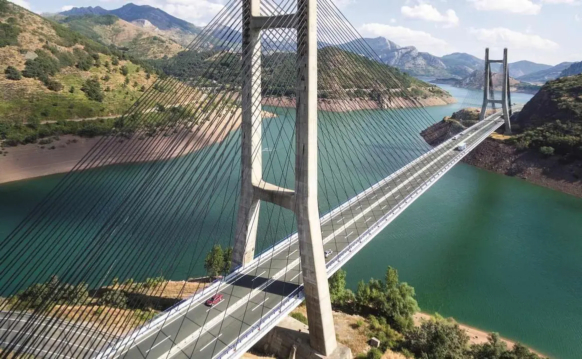 Imagen del embalse de Barrios de Luna.