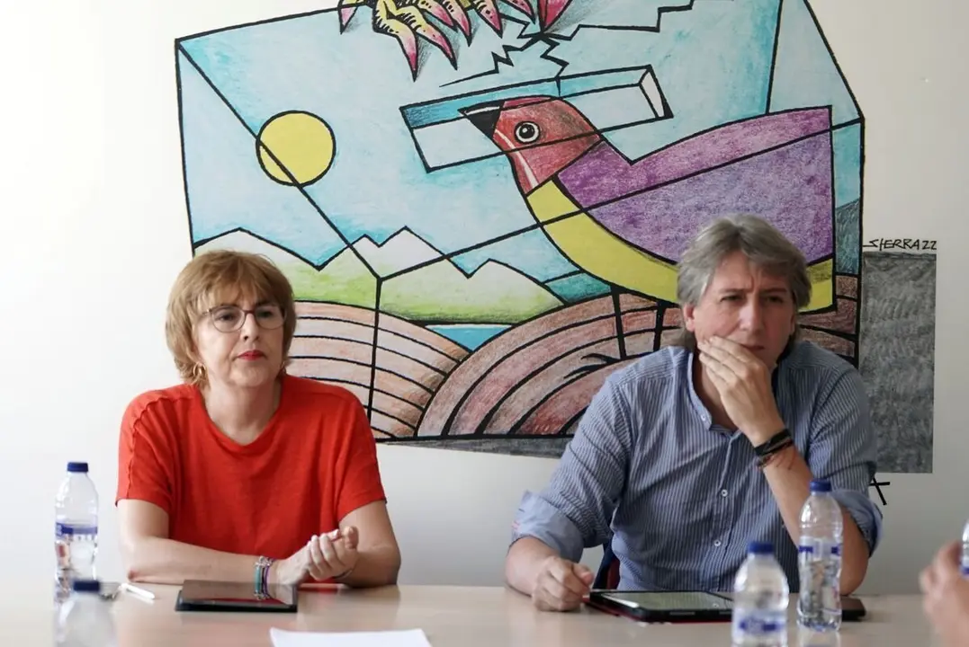 La secretaria general de CCOO en Castilla y León, Ana Fernández de los Muros, y el líder de los socialistas en Castilla y León, Carlos Martínez, participan en una reunión de la nueva Ejecutiva de CCOOCyL con la del PSOECyL.