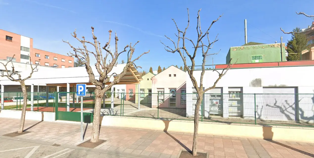 Exterior del EEI Parque de los Reyes de León.