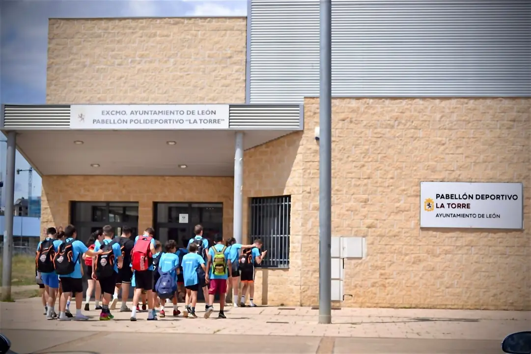 Exterior del Pabellón de la Torre en León.