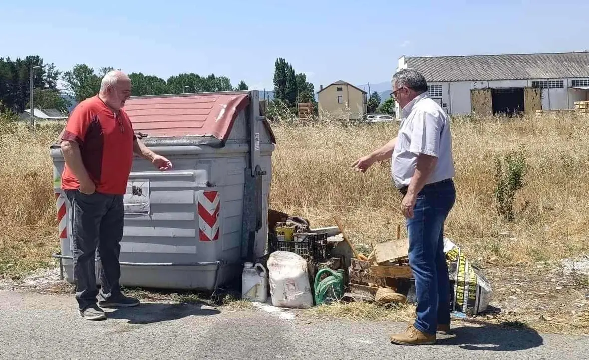 La Concejalía de Medio Ambiente del Ayuntamiento de Ponferrada, en coordinación con la Policía Municipal y la Junta Vecinal de Dehesas, ha reforzado su campaña para frenar los vertidos ilegales en el municipio.