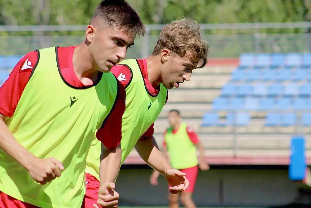 La plantilla de la Cultural, durante el entrenamiento de este martes. Foto: CyDLeonesa