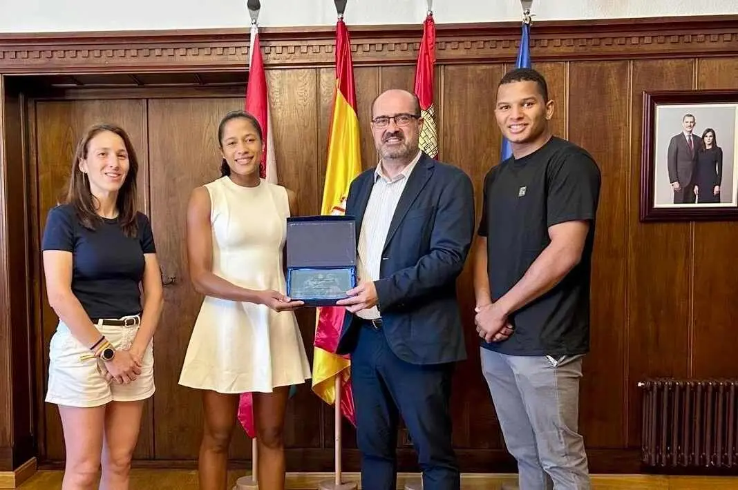 Un instante de la recepción oficial en el Ayuntamiento de Ponferrada.