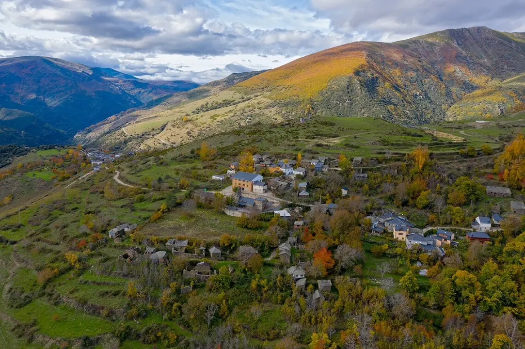 Imagen aérea de Castrillo de La Cabrera. Foto: Ayuntamiento