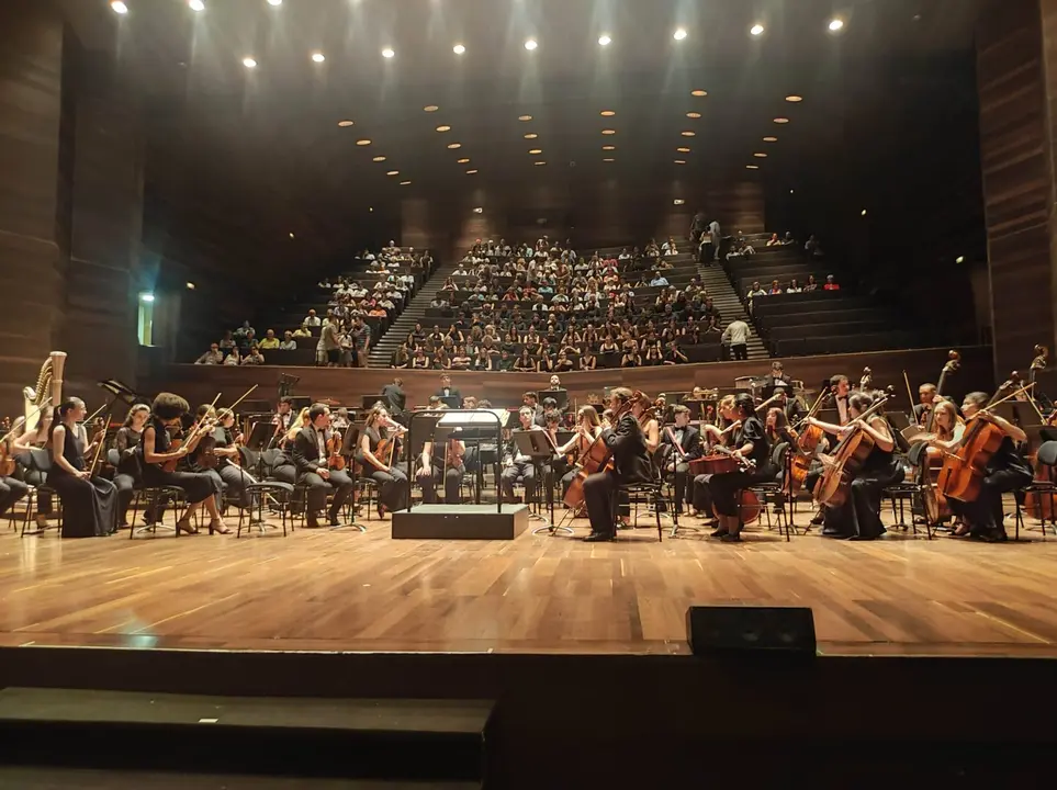 Imagen del concierto en el Auditorio Ciudad de León con un lleno en la sala.