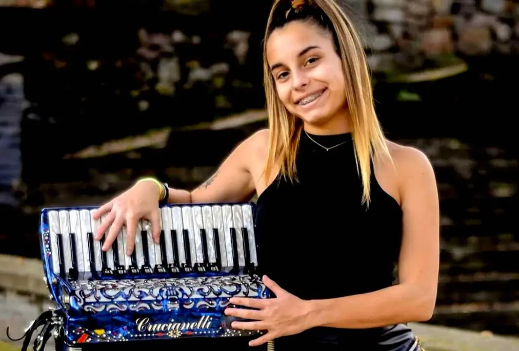 Leticia y su acordeón no faltarán a las fiestas de Orallo.