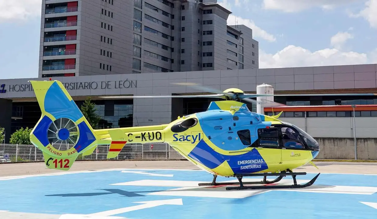 Helicóptero sanitario en el Hospital de León