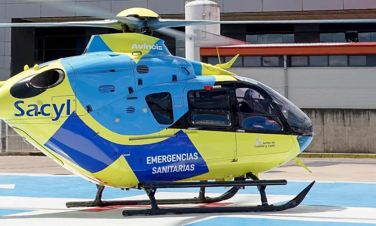Helic&oacute;ptero sanitario en el Hospital de Le&oacute;n