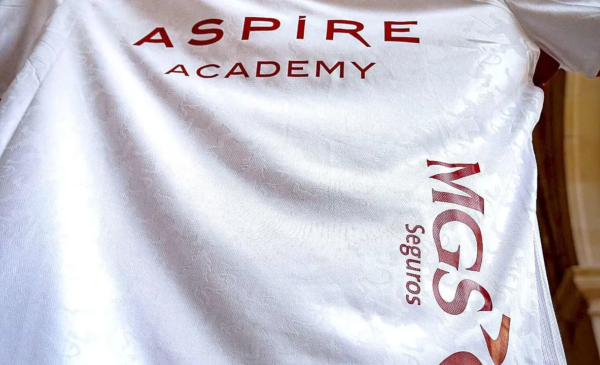 Imagen del nuevo patrocinador de la Cultural junto a Aspire Academy.