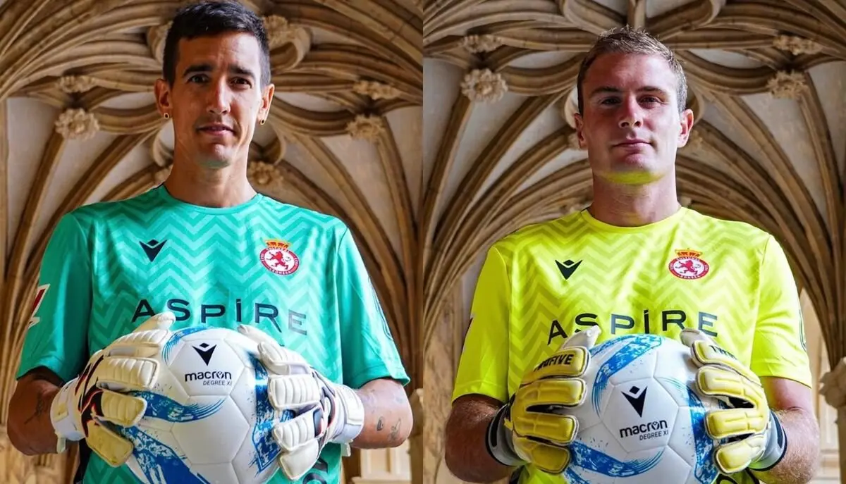 Edgar Badía y Miguel Bañuz con la nueva equipación.