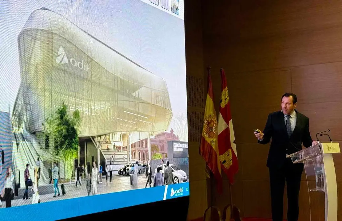 El ministro de Transportes y Movilidad Sostenible, Óscar Puente, presenta el proyecto de la nueva estación de tren de Valladolid Campo Grande. Al acto asiste el consejero de Movilidad y Transformación Digital de la Junta, José Luis Sanz Merino.