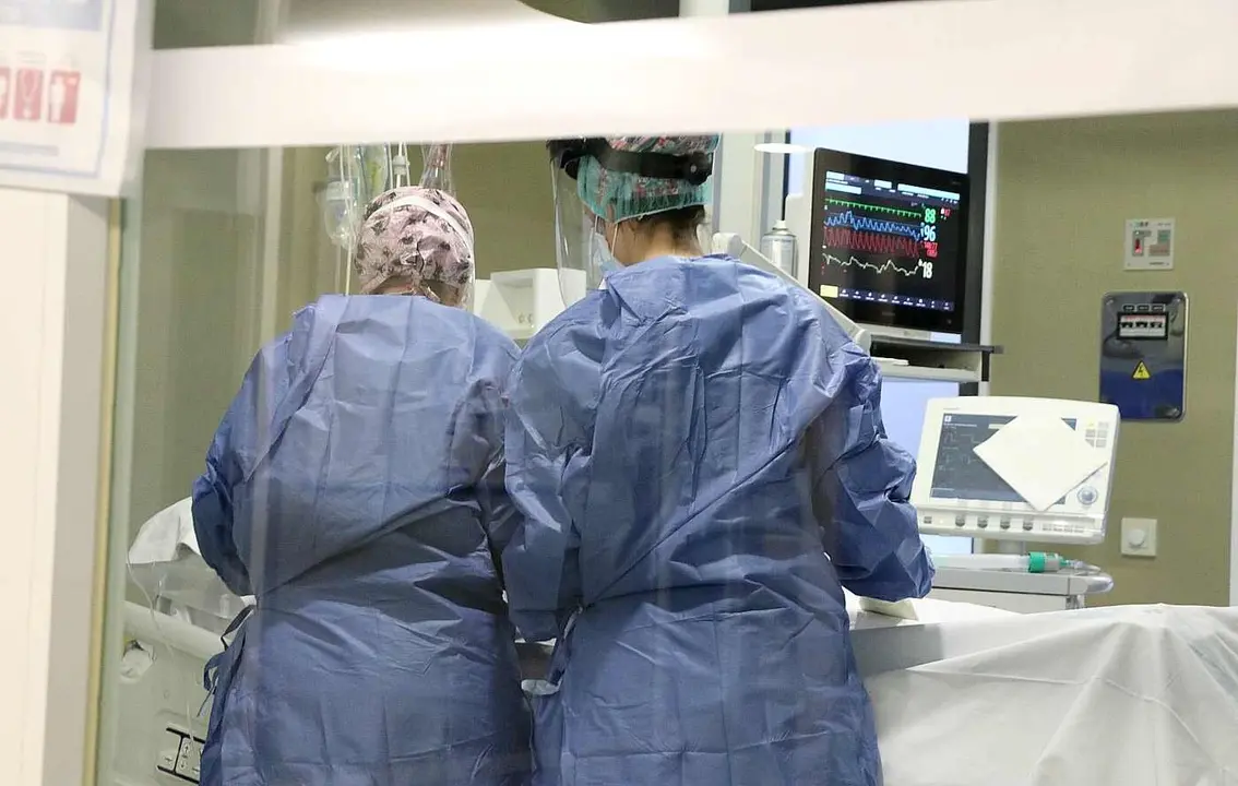 Imagen de la actual UCI del Hospital de León.