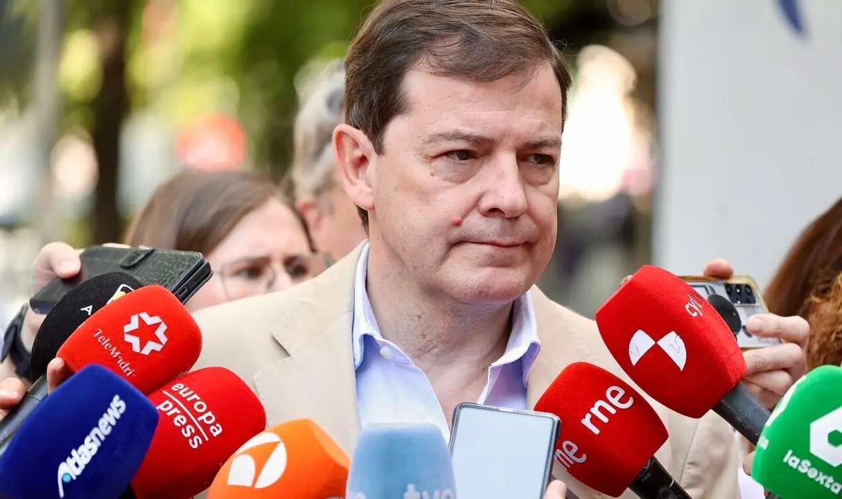 El presidente del Partido Popular, Alberto Núñez Feijóo, preside la reunión del Comité Ejecutivo Nacional del partido que se celebrará en Madrid, y a la que asiste el Presidente del Partido Popular de Castilla y León, Alfonso Fernández Mañueco. Foto: Juan Lázaro.