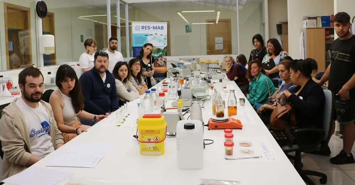 Apicultores e industriales cárnicos conocen la investigación de la ULE para el uso del propóleo como conservante