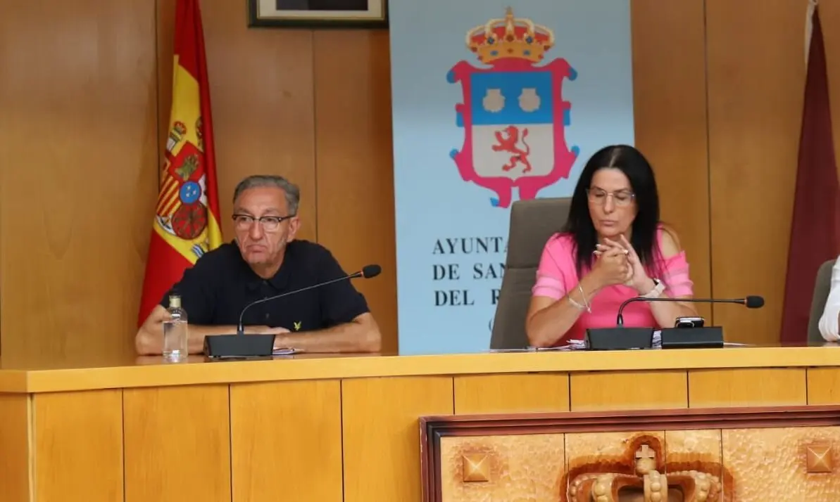 La alcaldesa de San Andrés del Rabanedo, Ana María Fernández Caurel, y el concejal de Cultura reprobado, Manuel Francisco Romero Gutiérrez, ambos de UPL.