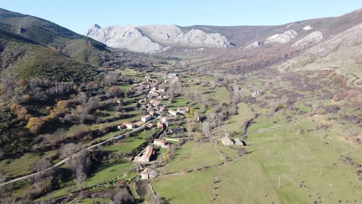Vista panorámica de la localidad leonesa de Oville.