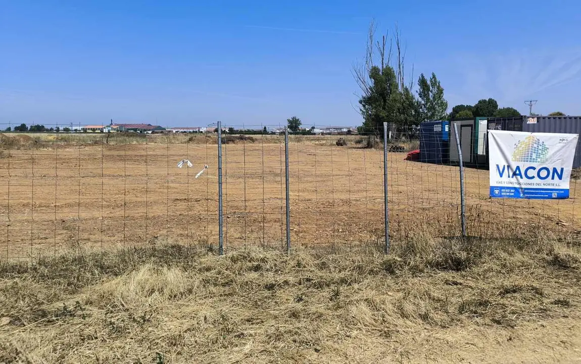 Imagen de las obras ya iniciadas para el nuevo camping.