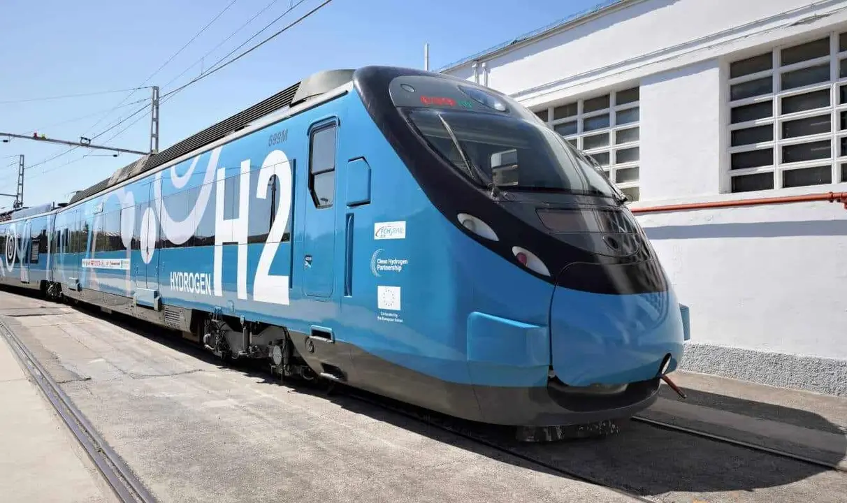 Imagen de uno de los primeros trenes experimentales de hidrógeno verde.