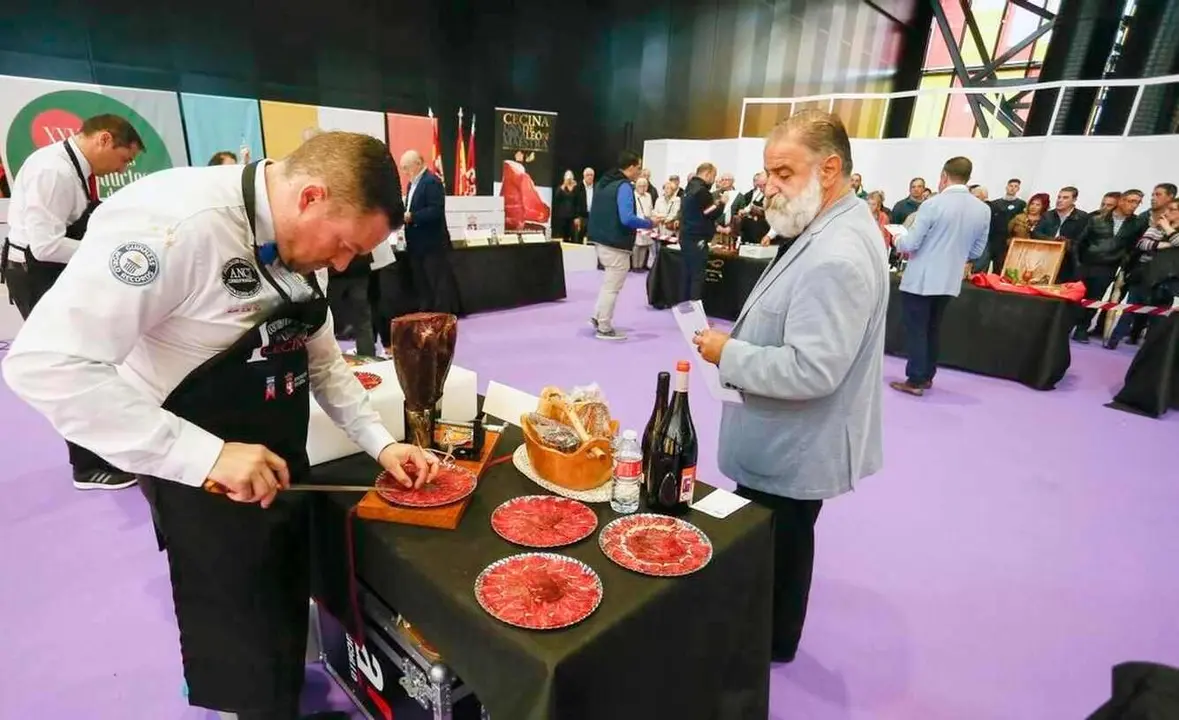 La Feria de los Productos de Leon acoge el I Concurso Nacional de Cortadores de Cecina, organizado por la Indicacion Geografica Protegida (La Feria de los Productos de Leon acoge el I Concurso Nacional de Cortadores de Cecina, organizado por la In (La