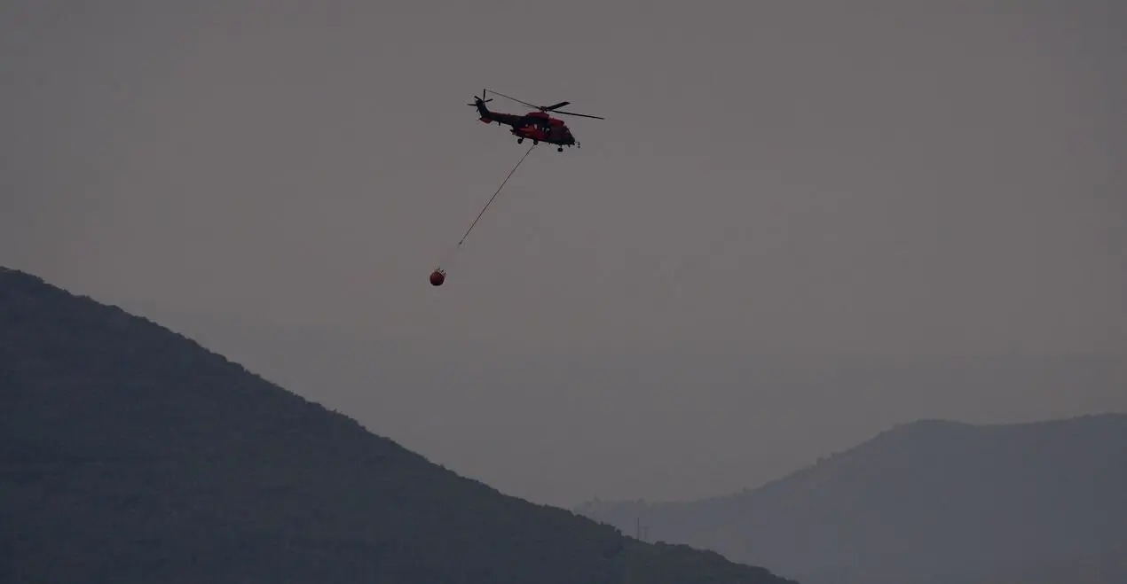Incendio en la localidad de Paradiña, en León.