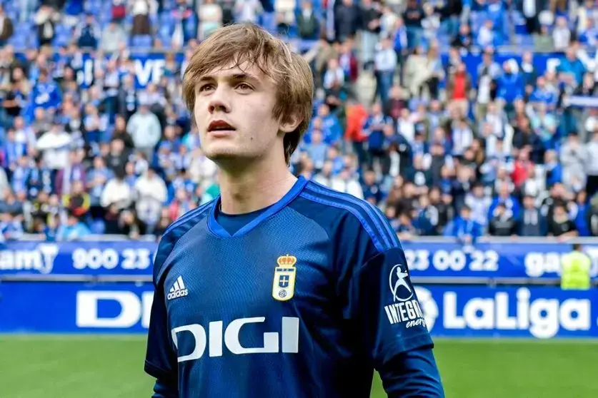 Yayo, durante un partido con el Real Oviedo.