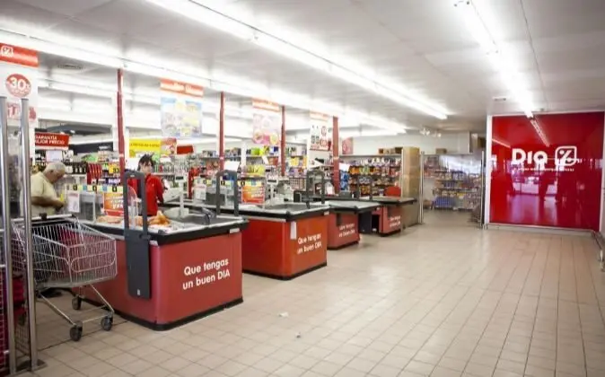 Interior de un supermercado Dia.