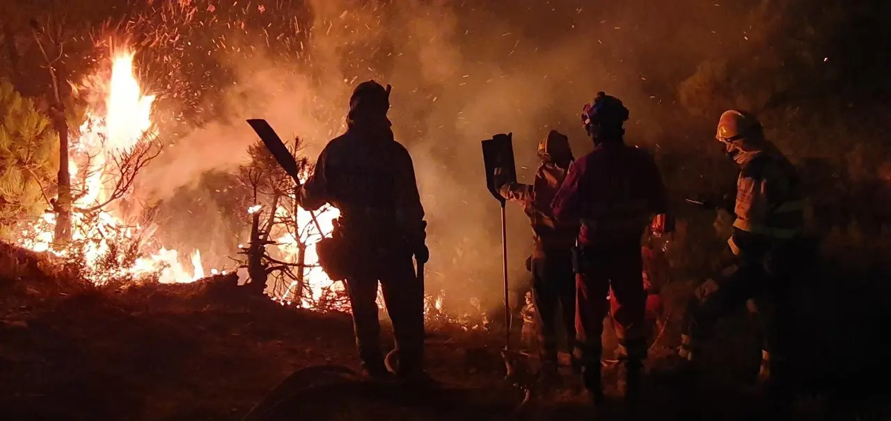 La UME durante su intervención en el incendio de Barniedo, en Boca de Huérgano. Foto: UME