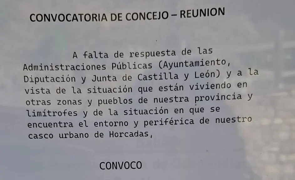Recorte de la convocatoria a concejo de la Junta Vecinal de Horcadas, en la montaña leonesa.