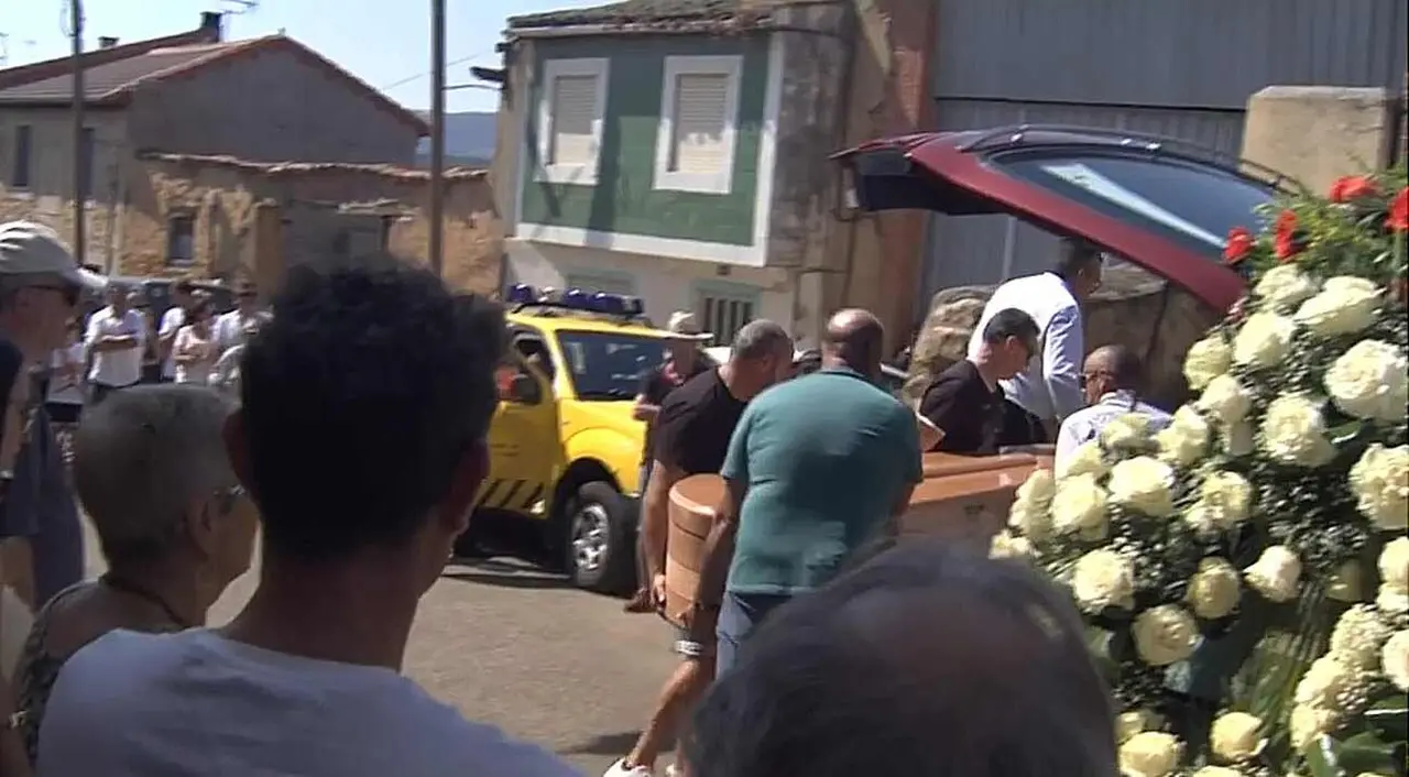 Imagen del funeral en la localidad de Quintanilla de Flórez