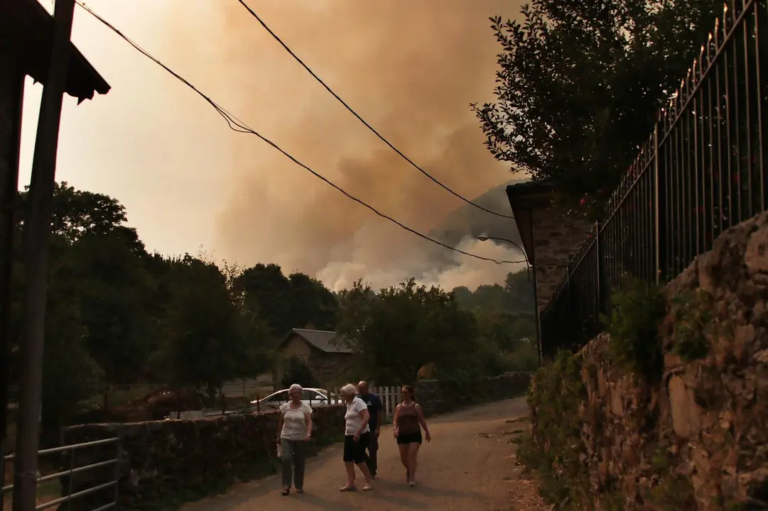 Imágenes de los incendios en Fasgar y Boca de Huérgano. Fotografías de Peio García y Mirian Chacón (15)