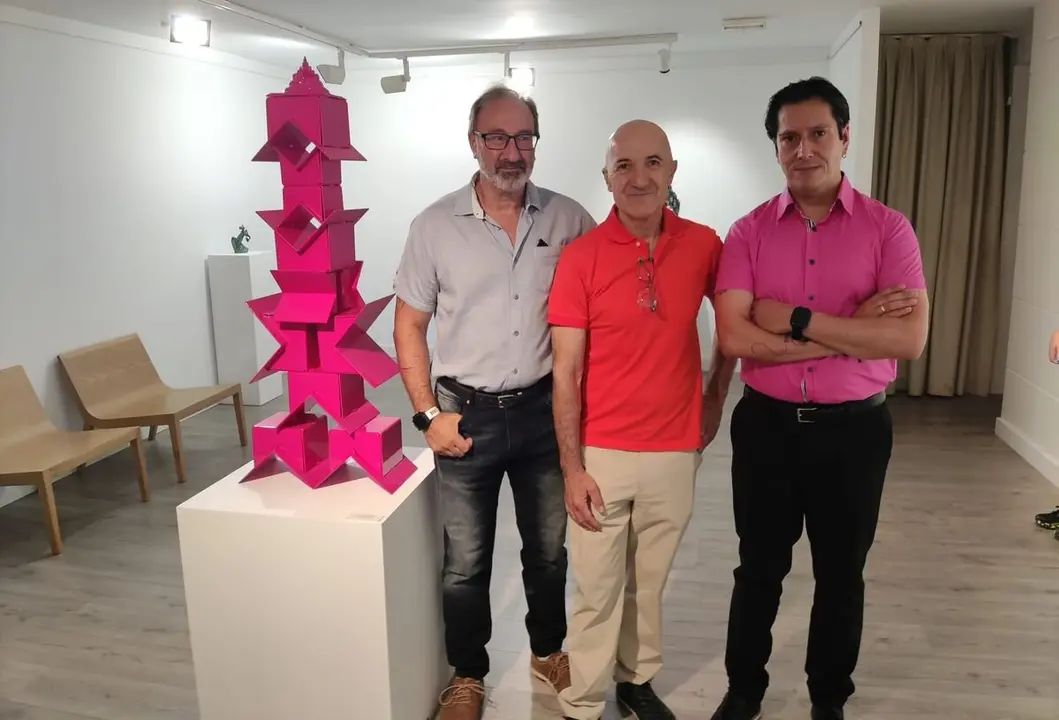 Inauguración de la exposición 'Ruido' de Arturo Amez en Santa María del Páramo.