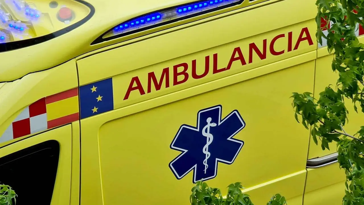 Imagen de una ambulancia de Emergencias Sacyl.